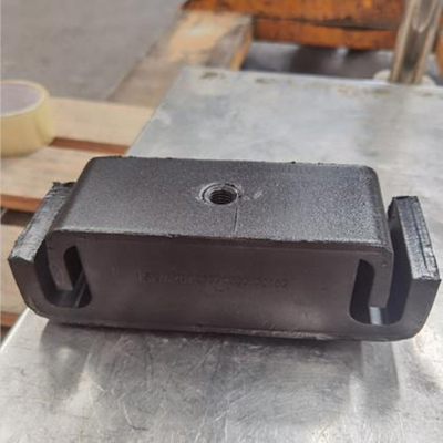 Phụ tùng xe tải Sinotruk Howo Giá đỡ động cơ phía trước AZ9725591020