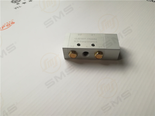 12JS160T-1703052 Van H đơn với đầu nối Bộ phận xe tải Sinotruk Howo 12V